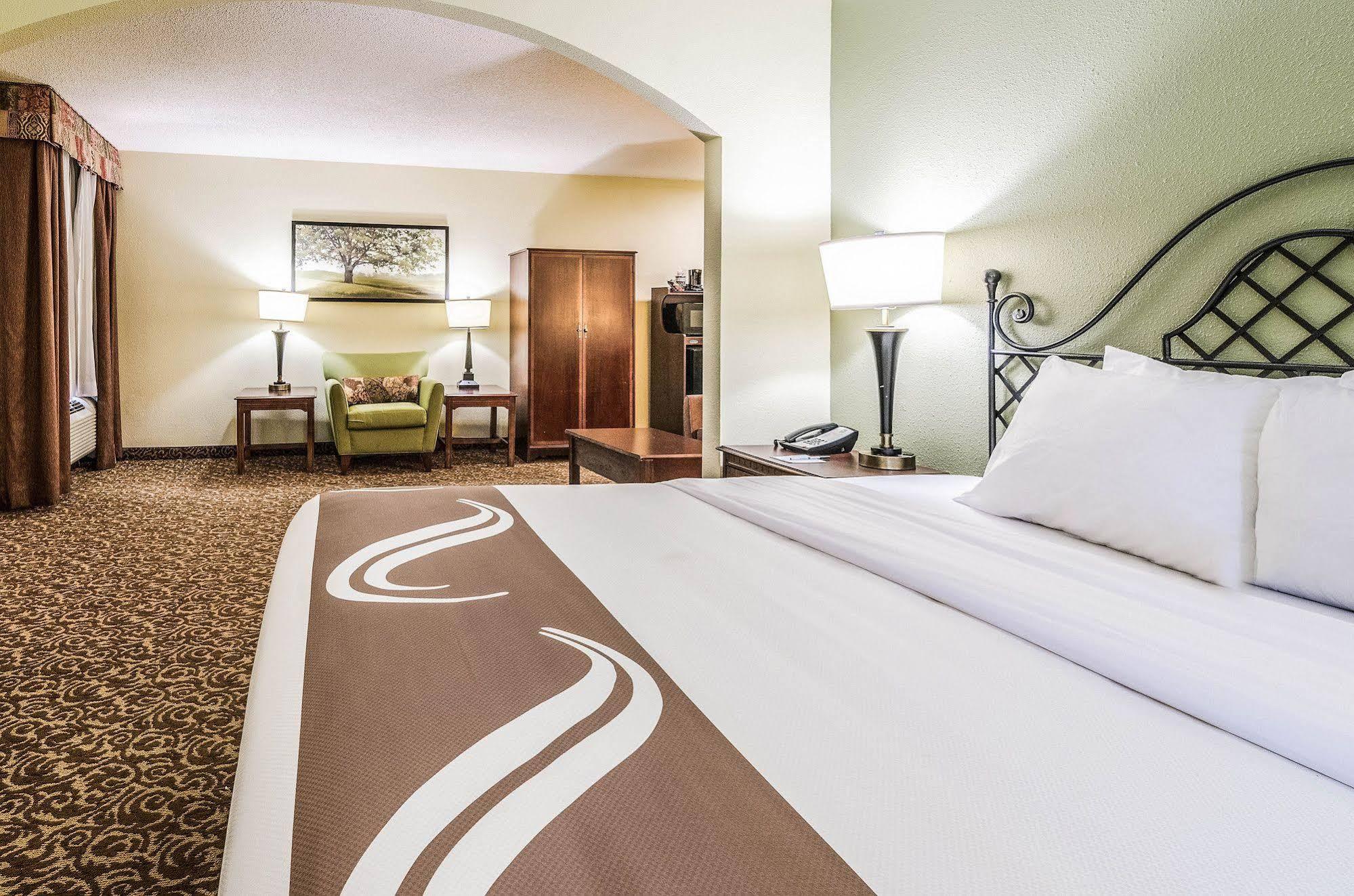 Quality Inn Whiteville North Exterior photo
